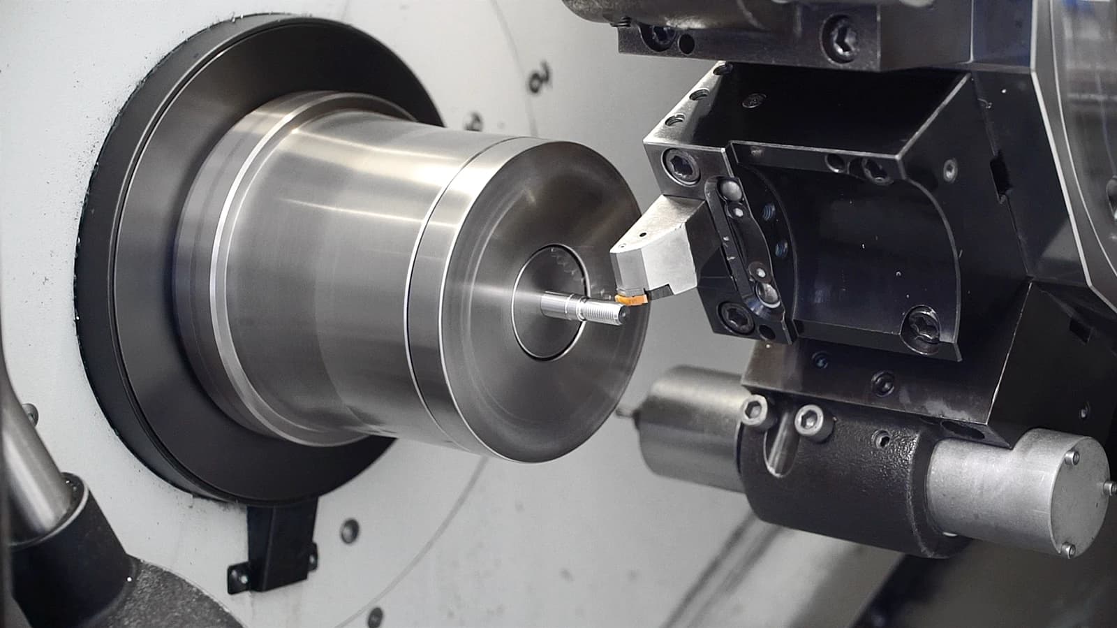 Linea di montaggio completamente automatizzata